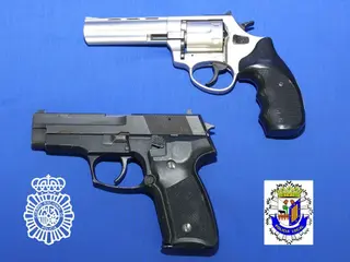 ARMAS ATRACO. PRENSA