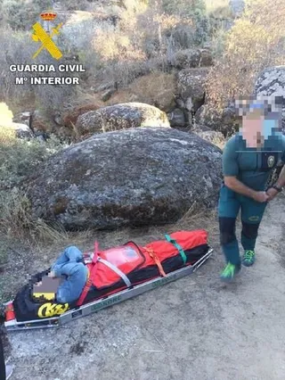Auxiliada tras lesionarse un tobillo en una senda cercana al puente de La Fonseca, en La Horcajada