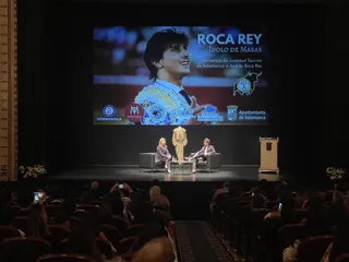 Andrés Roca Rey en el homenaje de JTS. Foto vía Twitter del alcalde, Carlos García Carbayo