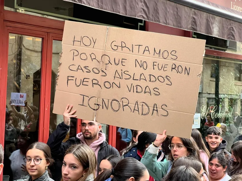 El Sindicato de Estudiantes de Salamanca reune a más de cien personas para poner "freno" al acoso escolar