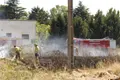 Se reactiva el incendio originado en un solar abandonado en Santa Marta
