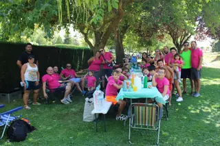Una multitudinaria comida popular llena el Prado de la Vega de Carbajosa de la Sagrada 