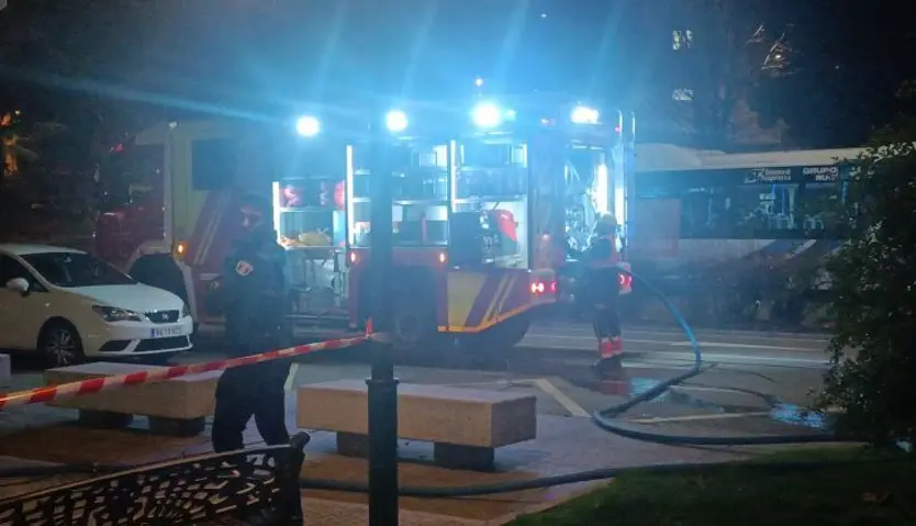 Incendio de un patinete en una tienda en el paseo de Carmelitas | FOTO SALAMANCA24HORAS.COM