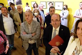 El ministro de cultura, Miquel Iceta durante su visita a la exposición `Largo Caballero y el protagonismo de la clase trabajadora´. Foto ICAL