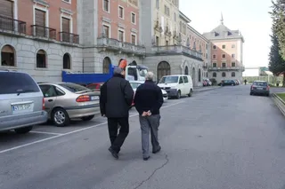 Visita obispo obras San Vicente de Paul