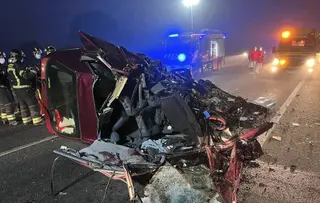 Colisión frontal en la N-122 en Quintanilla de Onésimo (Valladolid) | FOTO: BOMBEROS DIPUTACIÓN DE VALLADOLID