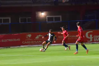Álvaro Gómez, ante el Real Ávila - Unionistas de Copa del Rey | FOTO JOSÉ LUIS COTOBAL