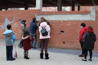 Mural colaborativo entre la asociación Salud Mental Salamanca y la Asociación de Vecinos del Barrio del Zurguén-Teso.