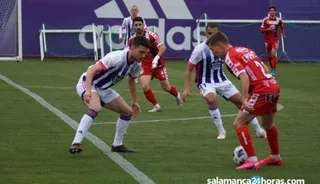 Iñigo Muñoz, ante el Valladolid Promesas.