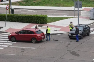 Accidente en el cruce entre las calles Marineros y Calixto y Melibea