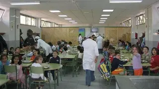 La Junta fomenta el consumo responsable de alimentos en los comedores escolares