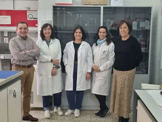Equipo de investigación del IRNASA CSIC que investiga una vacuna frente a garrapatas blandas