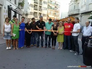 Buen ambiente en las casetas en la apertura de la Feria de Día