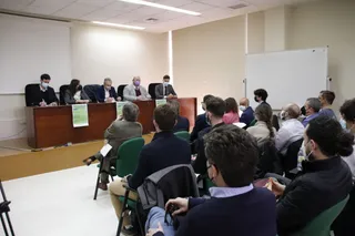 El rector de la Universidad de Salamanca clausura el III Congreso sobre Diversidad de Género en las relaciones de trabajo.