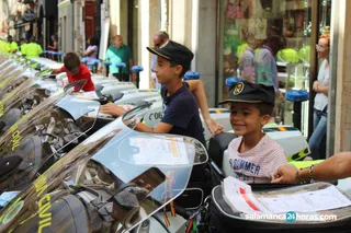Unidad Móvil de la Guardia Civil en la Vuelta a España (56)