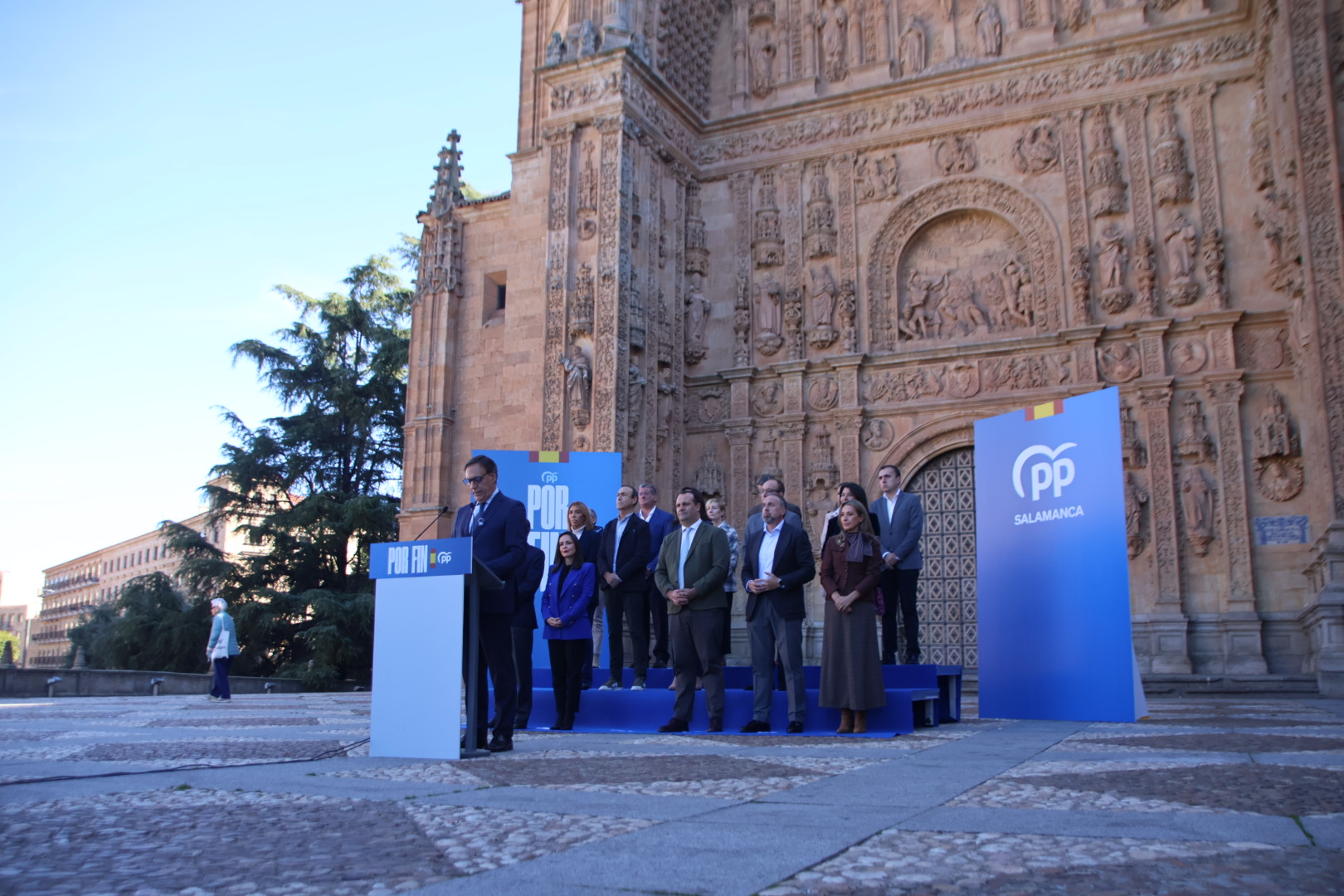 El Presidente Del Pp De Salamanca, Carlos Garc&iacute;a Carbayo, Comparece Ante Los Medios Acompa&ntilde;ado De Los Candidatos a Las Elecciones Del 29 N (21)