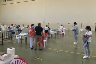Un momento de la jornada de vacunación masiva en el pabellón cubierto de Peñaranda.