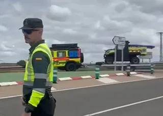 La Guardia Civil escolta un convoy de bomberos de Polonía y República Checa