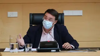 Fernando Pablos no puede presentarse a la reelección al haber cumplido el máximo de mandatos. Cortes