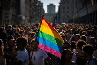 Cientos de manifestantes durante la manifestación LGTBI 2023, bajo el lema ‘Lluitem juntes’. Foto de Kike Rincón | Europa Press