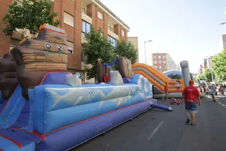 Hinchables en el barrio Garrido. ARCHIVO 