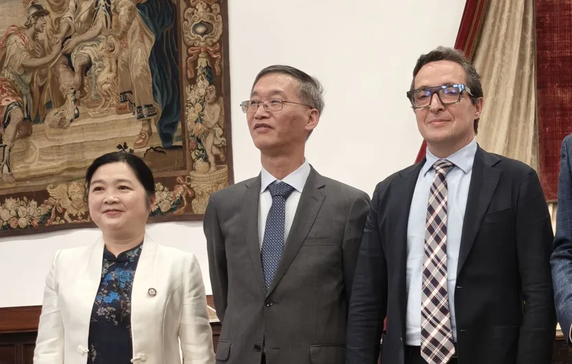 El embajador de la República Popular China en España, Yao Jing, en la inauguración del Instituto Confucio de Salamanca. S24H
