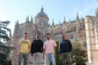 VanDidos posa antes de una actuación que promete ser una de las citas musicales de las Ferias. 
