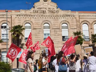 Protestas a Las Puertas De La Santísima Trinidad Por Megalab