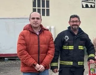 Fernando Barragan (dcha.) galardonado con la medalla al mérito de protección ciudadana