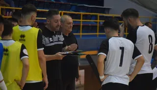 Javier Hernández da indicaciones ante Intersala Zamora | FOTO ZAMORA24HORAS.COM