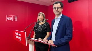María García y José Luis Mateos en la sede del PSOE de Salamanca