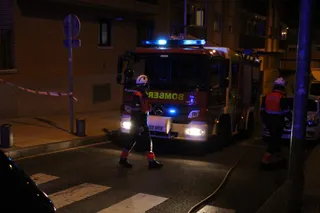 GALERÍA | Incendio eléctrico en la calle Adelfas