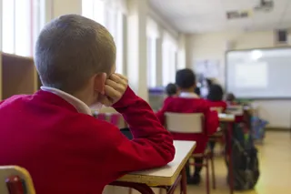 Colegio, escuela, aula, primaria, clase, niño, niña, niños, estudiando, estudiar, escribir, escribiendo, deberes, profesor, profesora, profesores