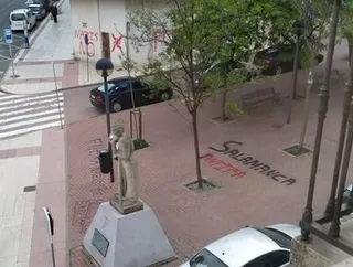 Pintadas de “fuera nazis de nuestros barrios” ante la concentración del Centro Social y Nacional en Pizarrales este 1 de mayo