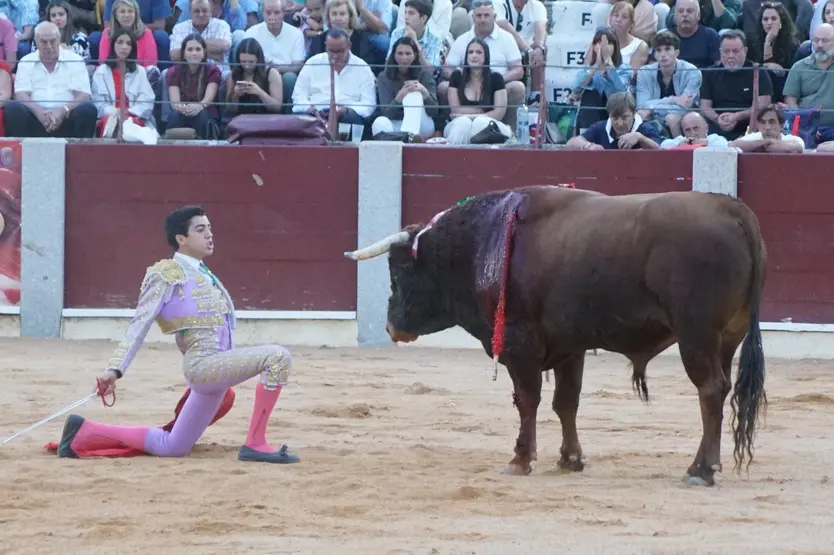 Marco Pérez en su presentación como matador de toros en Guijuelo | Juanes