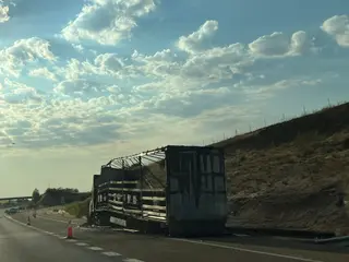 Arde un camión en A-62 a la altura de Parada de Rubiales