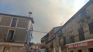 Incendio forestal entre Sequeros y Villanueva del Conde