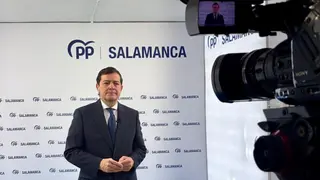 Alfonso Fernández Mañueco durante una intervención televisiva