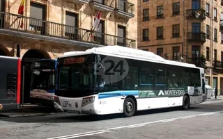 Bus urbano de Salamanca. Foto de archivo