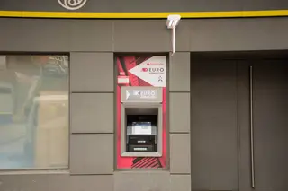 Cajero en una oficina de Correos