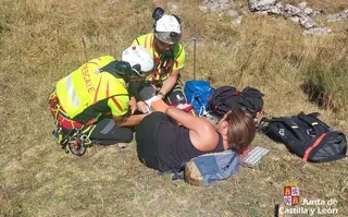 Rescatan con helicóptero a una senderista que se lesionó un tobillo en Arintero (León). 112 CyL