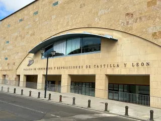 Fachada Palacio de Congresos de Salamanca. Foto de archivo