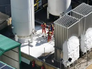 Labores de la UME para sellar la fuga de gas natural licuado en El Navazo | UME