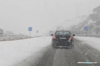 Nieve carretera tráfico (5)