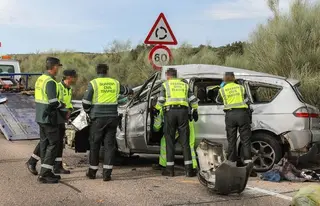 Un fallecido y seis heridos en un accidente en Espeja. Foto Jose Vicente ICAL 5