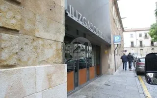 Piden prisión para un joven por una pelea con su expareja a la puerta del colegio de sus hijos