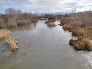 Río Tormes a su paso por Salamanca tras la 'Borrasca Irene'. Foto de archivo