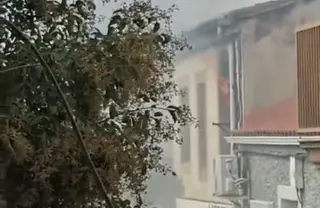 Incendio en una vivienda abandonada de Pizarrales. ARCHIVO