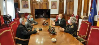 La subdelegada mantiene su primera reunión con el nuevo obispo de Salamanca y Ciudad Rodrigo.