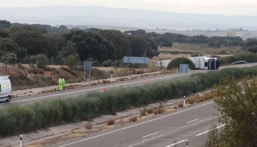 Vuelco camión A66 altura Buenavista (4)